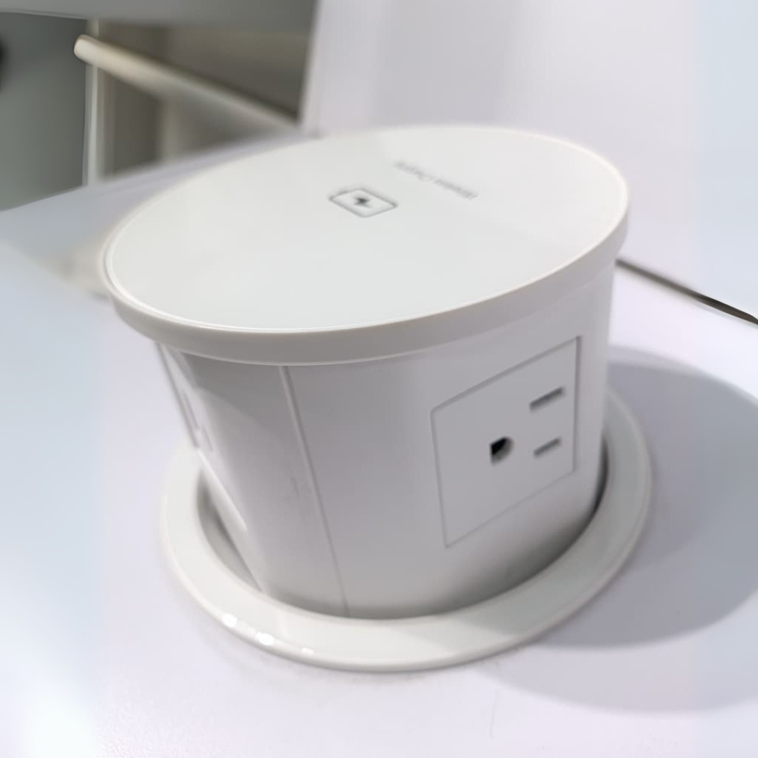 Grommet Boston Plus – Conexión Eléctrica y USB Compacta con Carga Inalámbrica