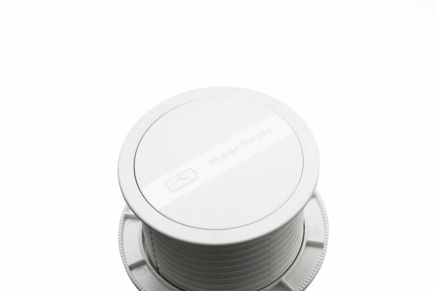 Grommet Alfa Plus – Conexión Eléctrica y USB de Alta Potencia con Carga Inalámbrica